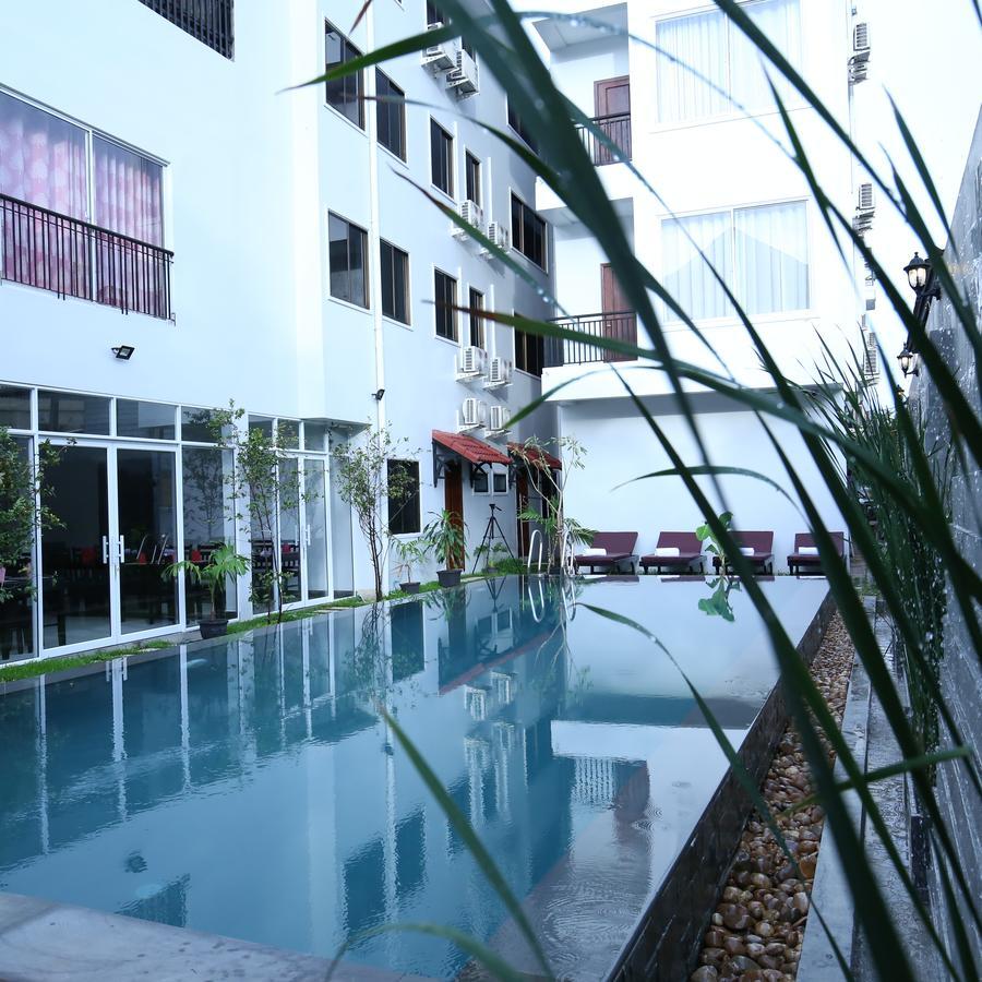 Holy Angkor Deluxe Hotel Siem Reap Ngoại thất bức ảnh